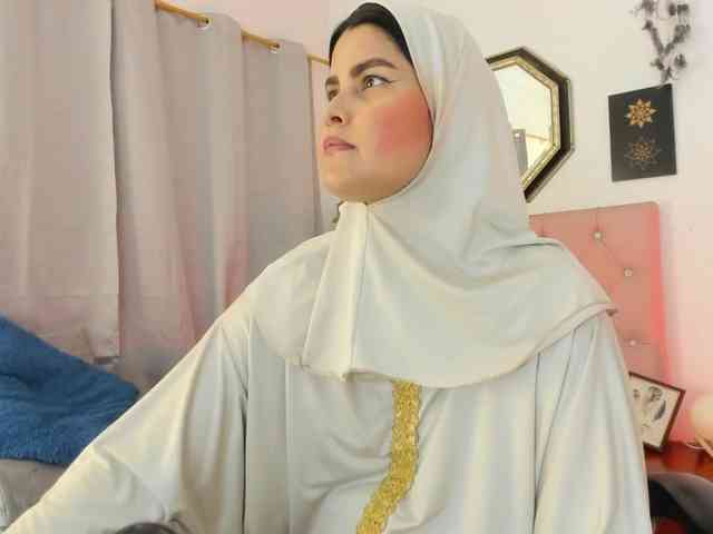 AishaAmin webcam