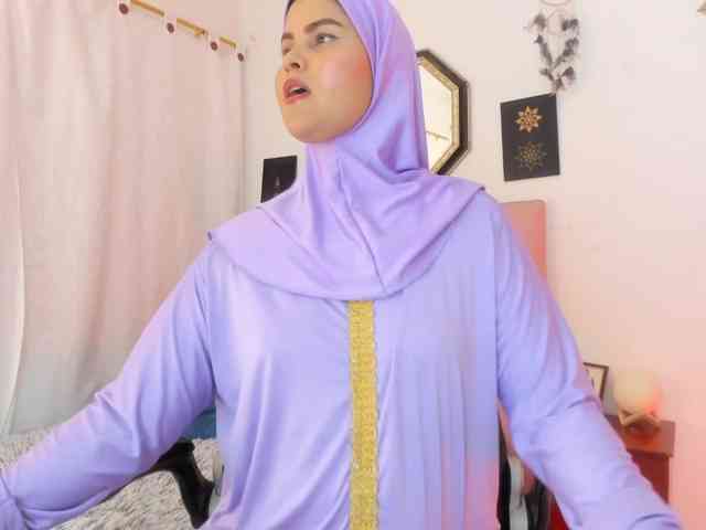 AishaAmin webcam