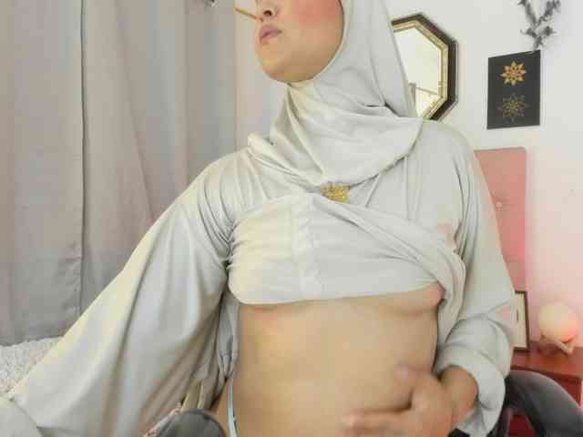 AishaAmin webcam