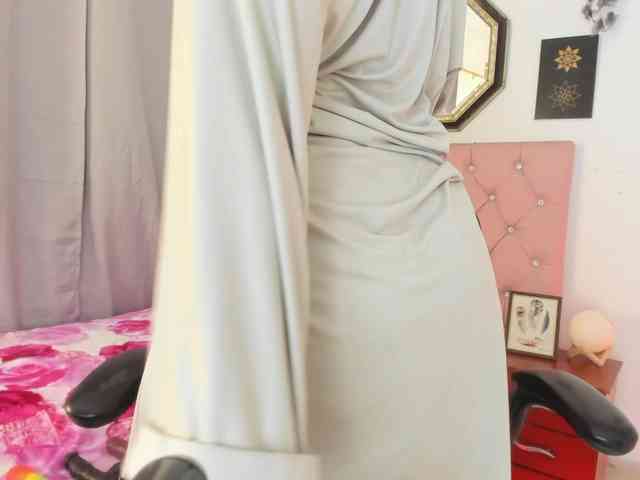 AishaAmin webcam