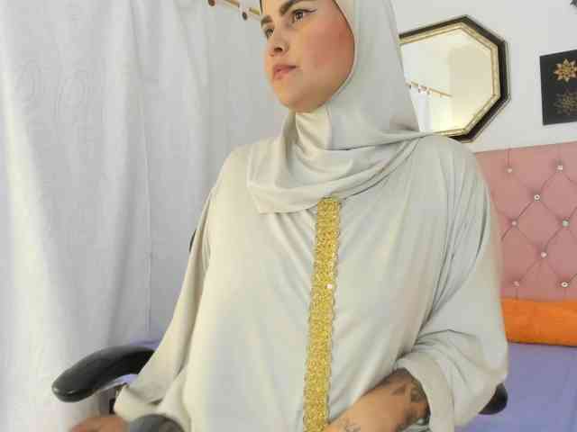 AishaAmin webcam