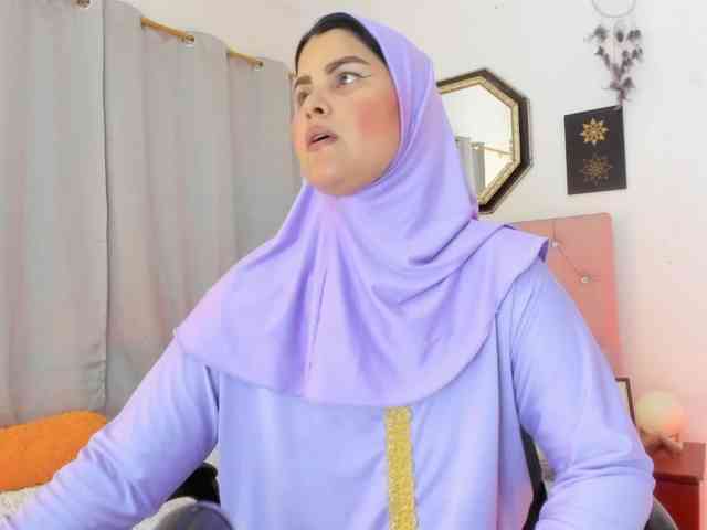 AishaAmin webcam