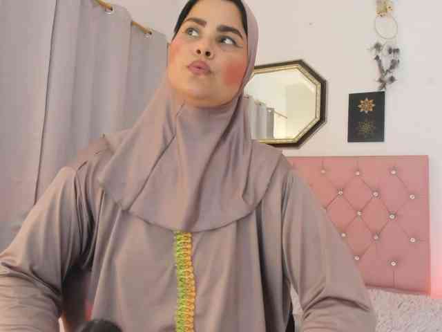 AishaAmin webcam