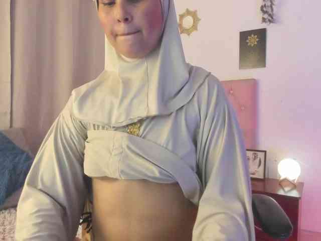 AishaAmin webcam