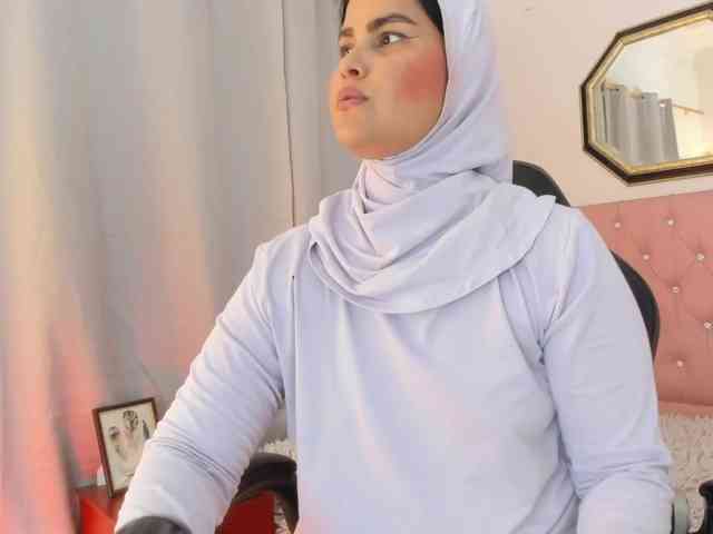 AishaAmin webcam