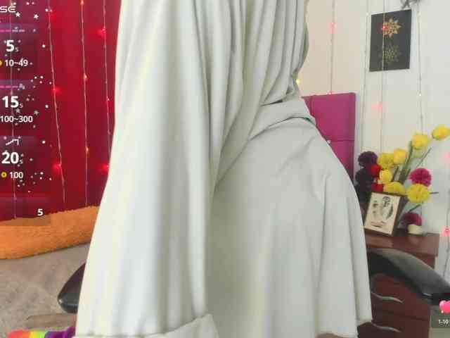 AishaAmin webcam