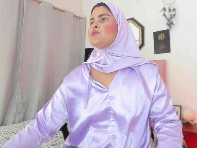 AishaAmin webcam
