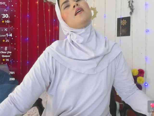 AishaAmin webcam