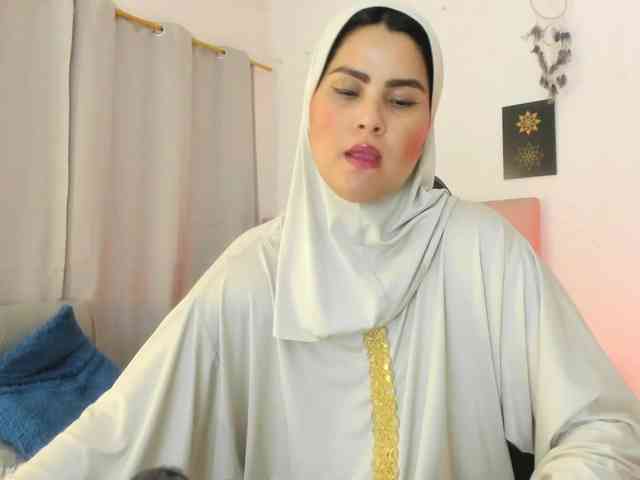 AishaAmin webcam