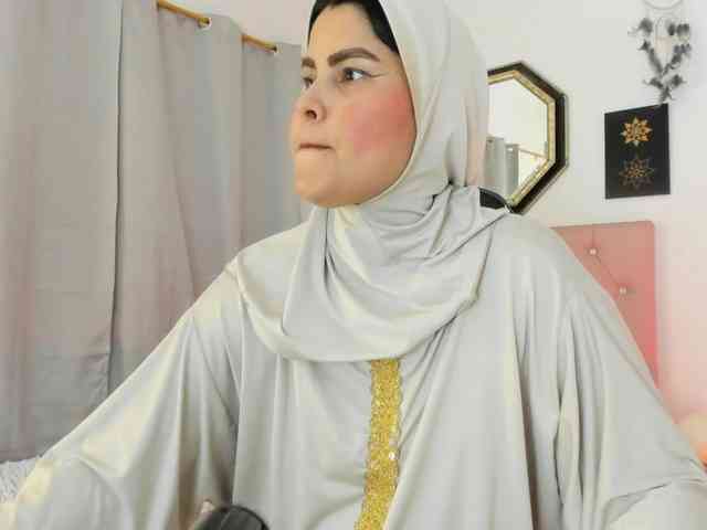 AishaAmin webcam