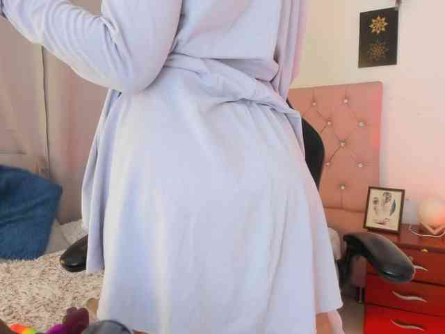 AishaAmin webcam