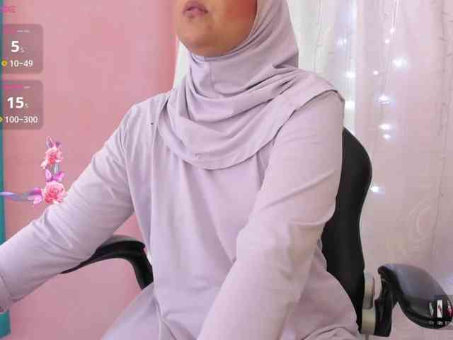 AishaAmin webcam