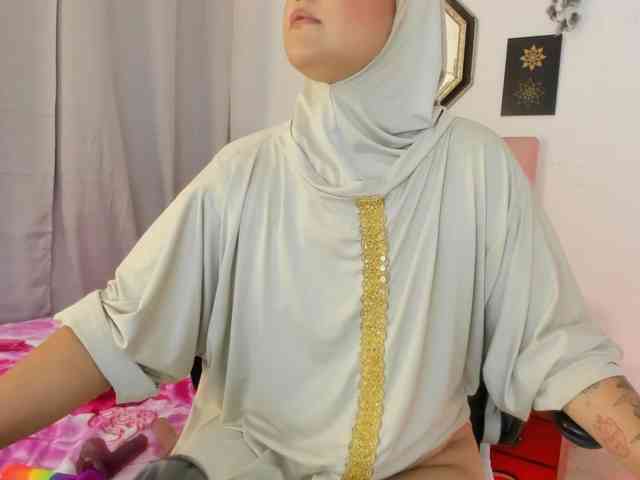 AishaAmin webcam