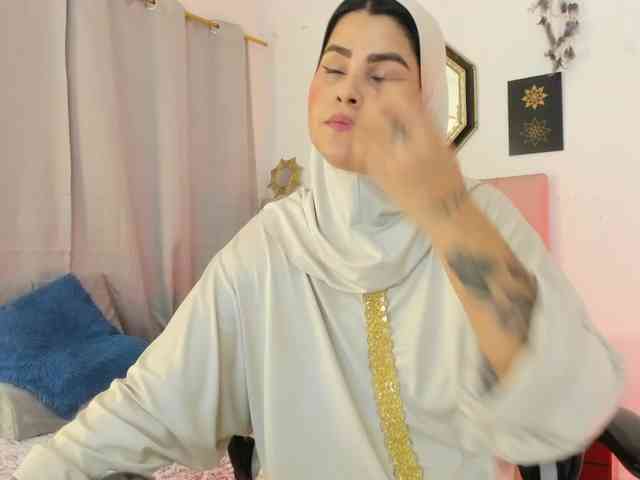 AishaAmin webcam