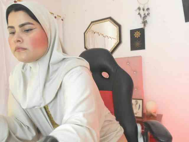 AishaAmin webcam