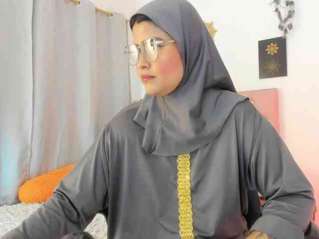 AishaAmin webcam