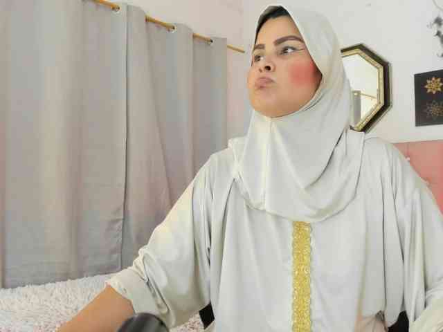 AishaAmin webcam