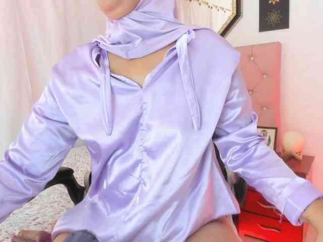 AishaAmin webcam