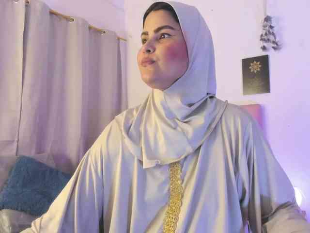 AishaAmin webcam