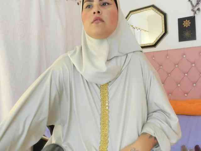AishaAmin webcam