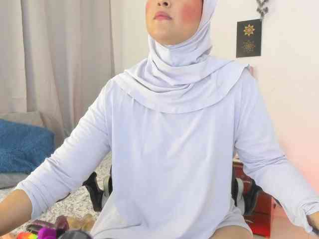 AishaAmin webcam