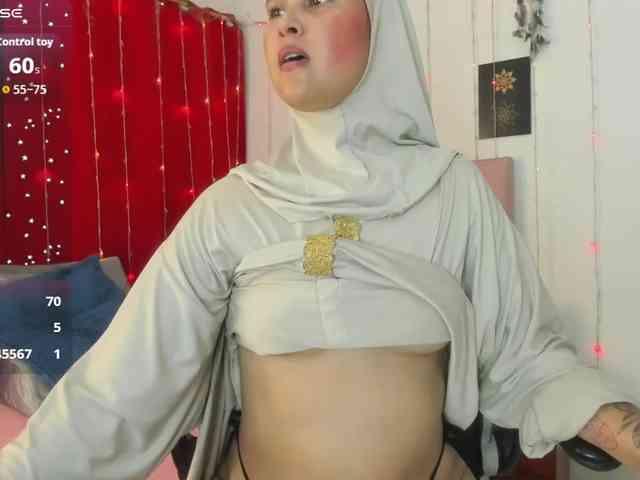 AishaAmin webcam