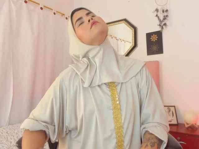 AishaAmin webcam