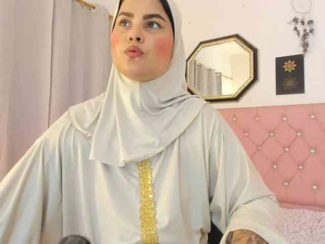 AishaAmin webcam