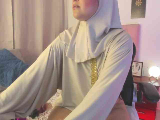 AishaAmin webcam