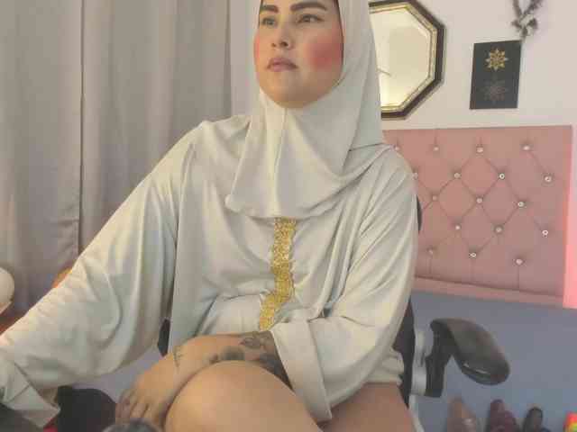 AishaAmin webcam