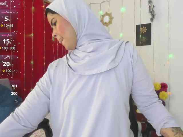 AishaAmin webcam