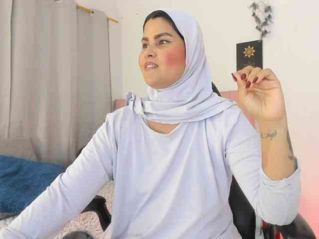 AishaAmin webcam