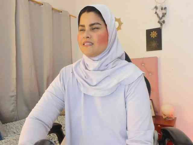 AishaAmin webcam