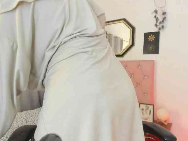 AishaAmin webcam