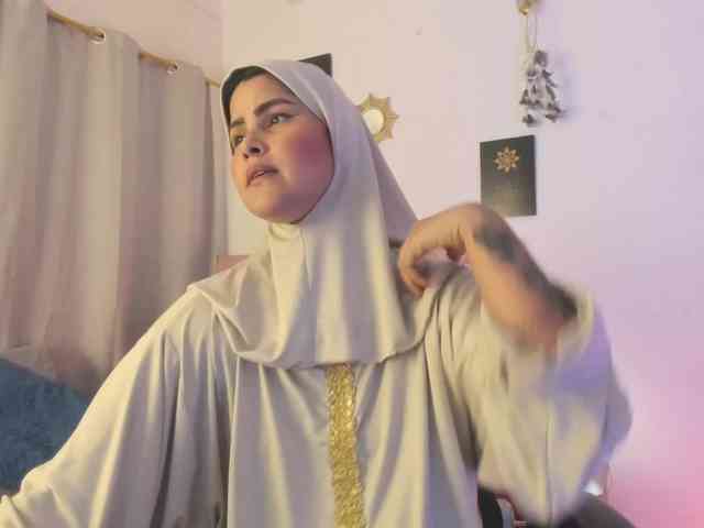 AishaAmin webcam