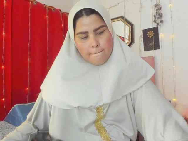 AishaAmin webcam