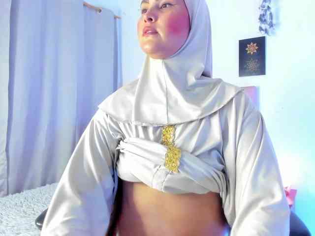 AishaAmin webcam