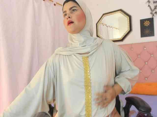AishaAmin webcam