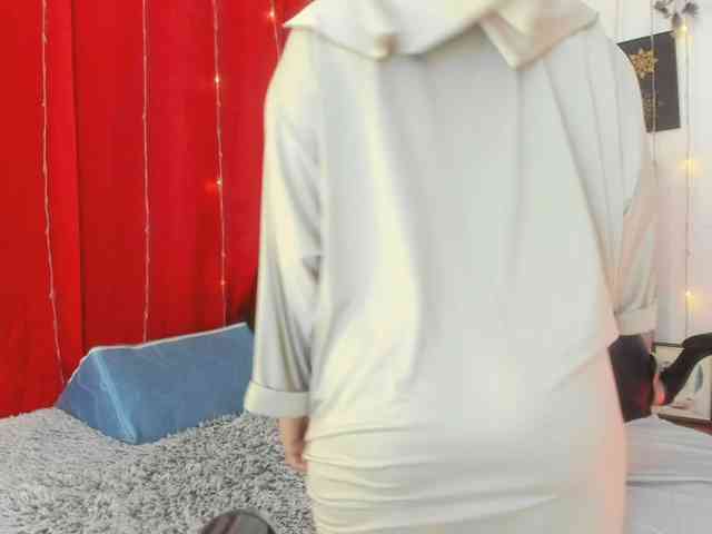 AishaAmin webcam