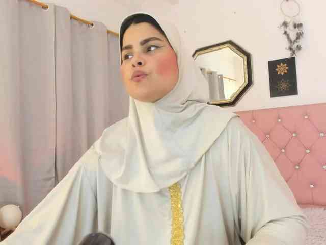AishaAmin webcam