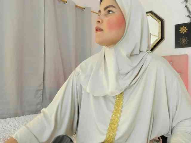 AishaAmin webcam