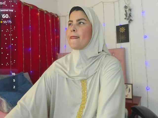 AishaAmin webcam