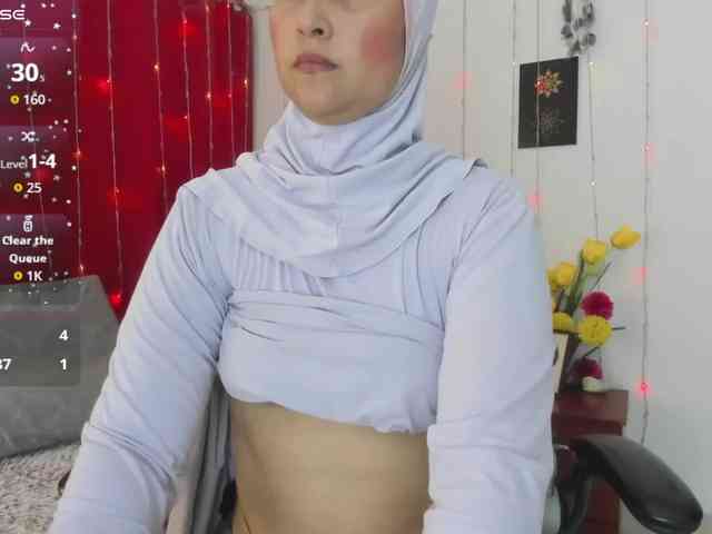 AishaAmin webcam