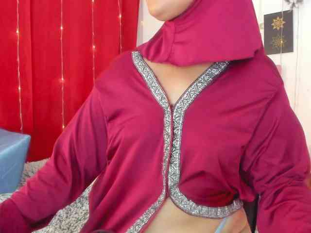 AishaAmin webcam