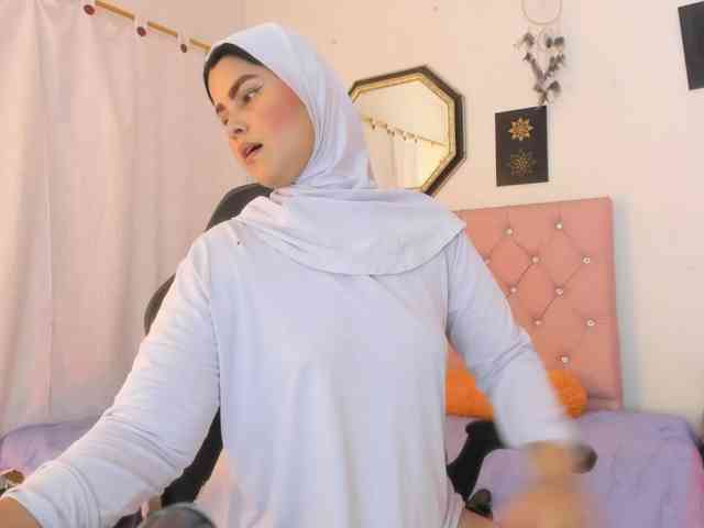 AishaAmin webcam