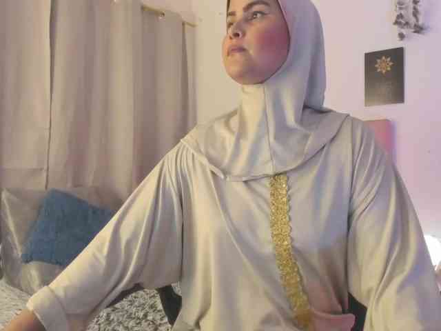AishaAmin webcam