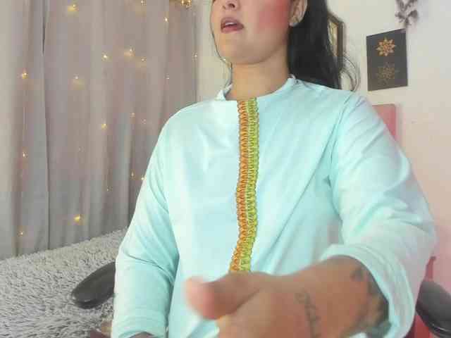 AishaAmin webcam