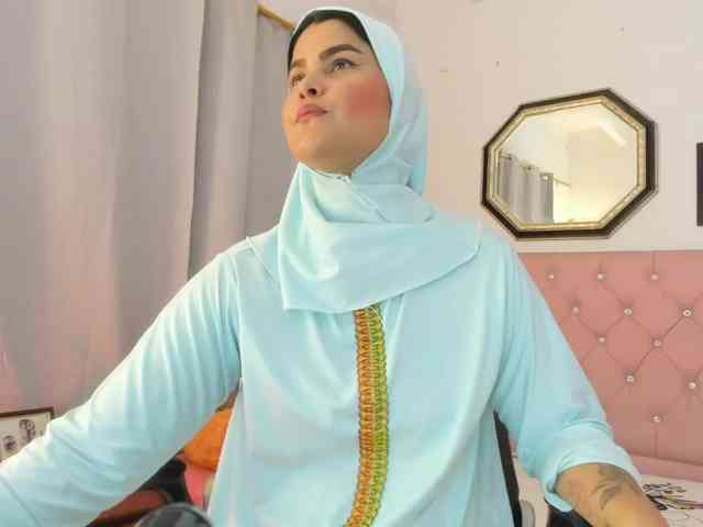 AishaAmin webcam