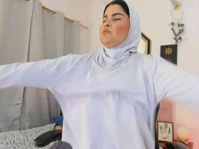 AishaAmin webcam
