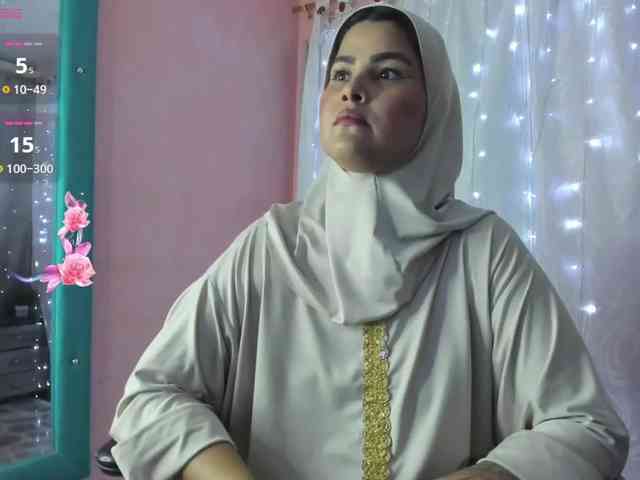 AishaAmin webcam